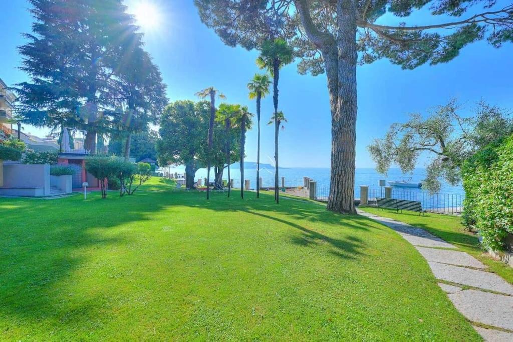 Appartamento 33 Rose Gardone Riviera Esterno foto
